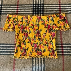 The color is very vibrant, great for summer outings